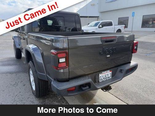 2022 Jeep Gladiator Sport S