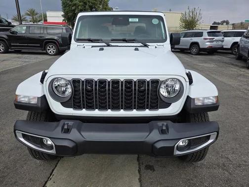 Bright White Clear-Coat Exterior Paint 2026 Jeep Gladiator Sport S