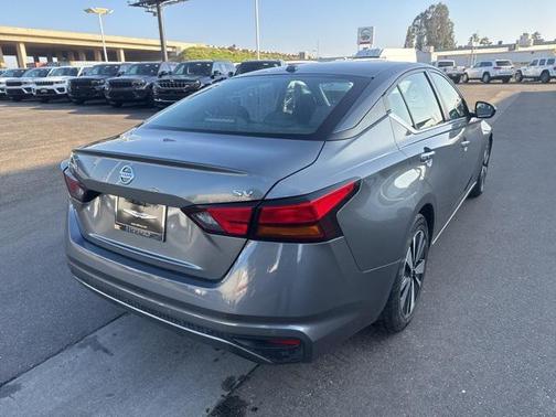 2022 Nissan Altima 2.5 SV