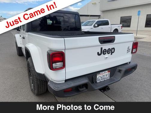2023 Jeep Gladiator Willys 4x4
