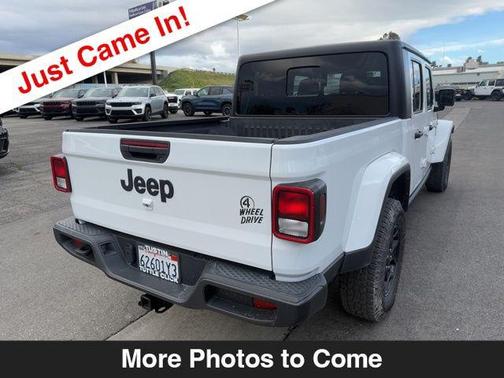 2023 Jeep Gladiator Willys 4x4