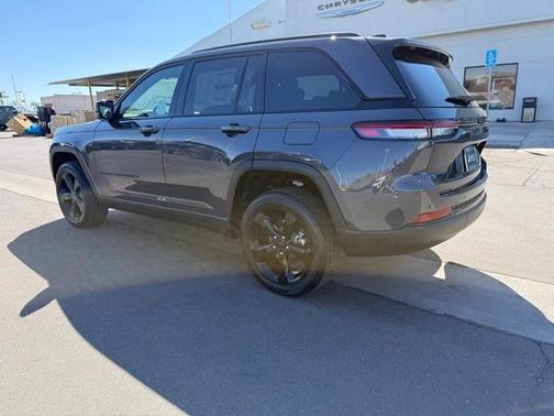 2025 Jeep Grand Cherokee Altitude