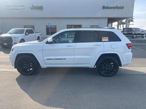 2022 Jeep Grand Cherokee Laredo