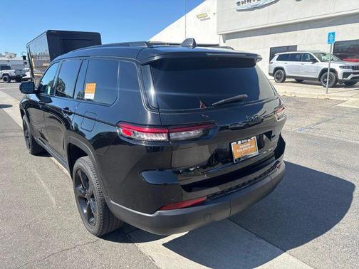 Diamond Black 2023 Jeep Grand Cherokee L Altitude