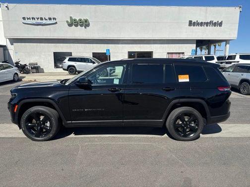 Diamond Black 2023 Jeep Grand Cherokee L Altitude
