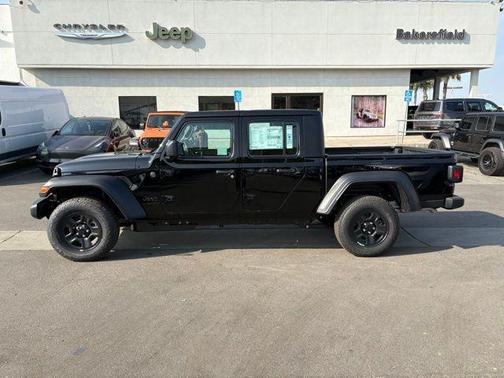 2026 Jeep Gladiator Sport