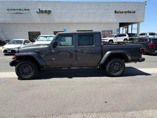 Granite Crystal Metallic Clear-Coat Exterior Paint 2026 Jeep Gladiator Sport S