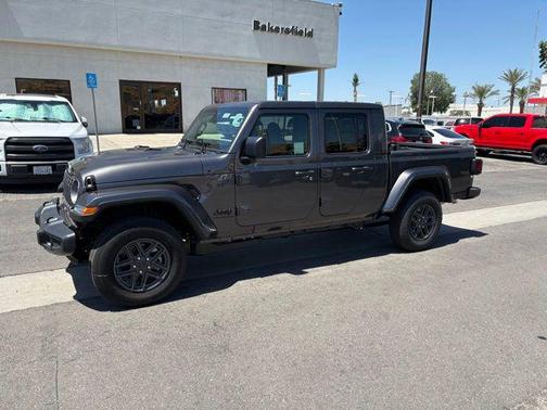 Granite Crystal Metallic Clear-Coat Exterior Paint 2026 Jeep Gladiator Sport S