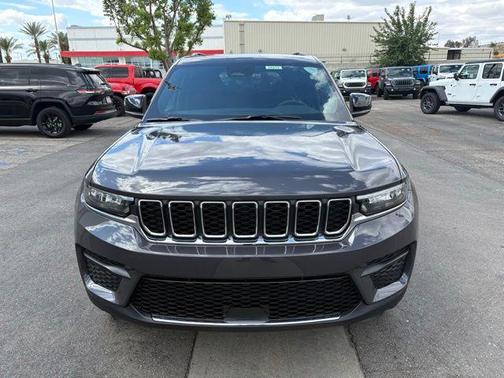 Baltic Gray Metallic Clear-Coat Exterior Paint 2026 Jeep Grand Cherokee Laredo