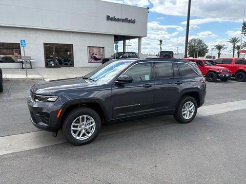 Baltic Gray Metallic Clear-Coat Exterior Paint 2026 Jeep Grand Cherokee Laredo
