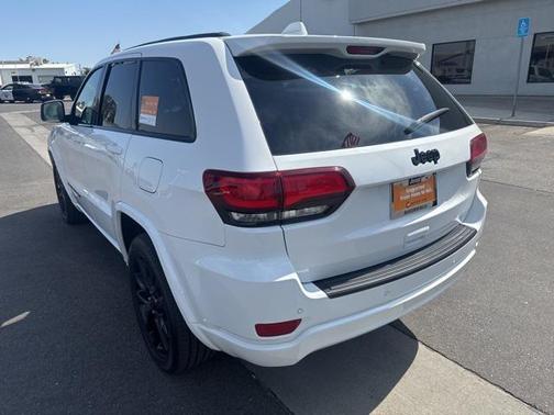 2022 Jeep Grand Cherokee Laredo