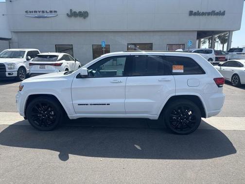 2022 Jeep Grand Cherokee Laredo