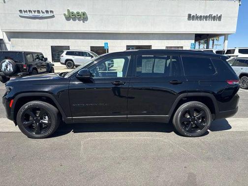Diamond Black 2023 Jeep Grand Cherokee L Altitude