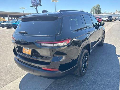 Diamond Black 2023 Jeep Grand Cherokee L Altitude