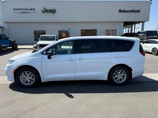 Bright White Clear-Coat Exterior Paint 2026 Chrysler Pacifica L