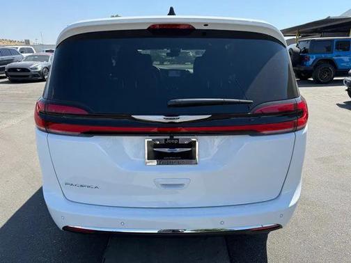 Bright White Clear-Coat Exterior Paint 2026 Chrysler Pacifica L