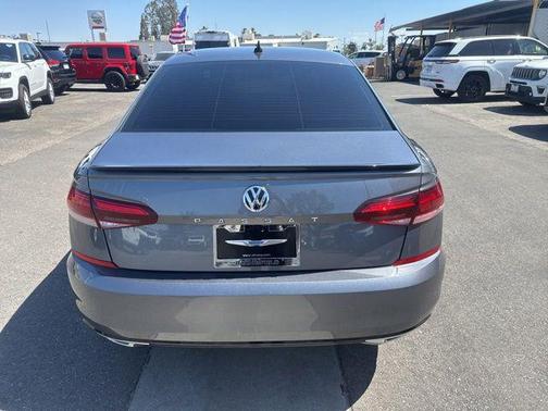 Platinum Gray Metallic 2021 Volkswagen Passat 2.0T R-Line