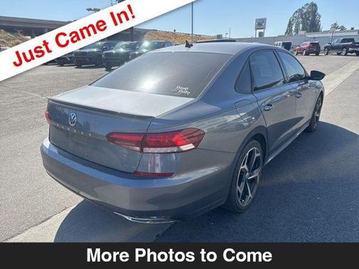 Platinum Gray Metallic 2021 Volkswagen Passat 2.0T R-Line