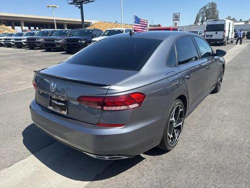 Platinum Gray Metallic 2021 Volkswagen Passat 2.0T R-Line