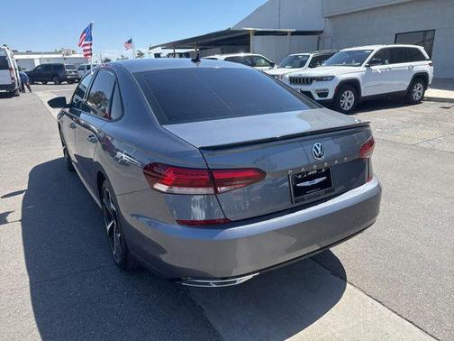 Platinum Gray Metallic 2021 Volkswagen Passat 2.0T R-Line