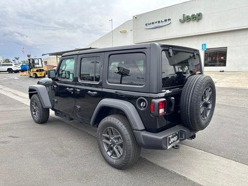 Black Clear-Coat Exterior Paint 2026 Jeep Wrangler Sport S
