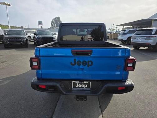 2026 Jeep Gladiator Willys 4x4