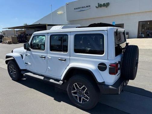 2025 Jeep Wrangler 4-Door Sahara 4x4