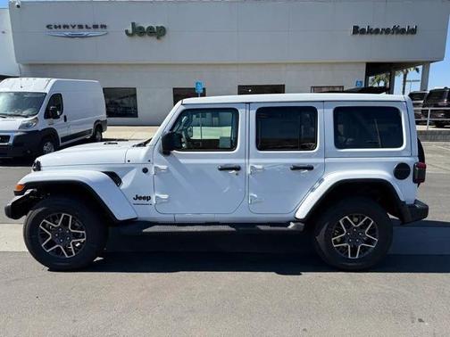 2025 Jeep Wrangler 4-Door Sahara 4x4