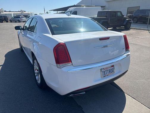 2017 Chrysler 300 Limited