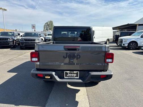 Granite Crystal Metallic Clear-Coat Exterior Paint 2026 Jeep Gladiator 85th Anniversary Edition