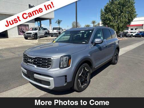 Silver 2024 Kia Telluride S
