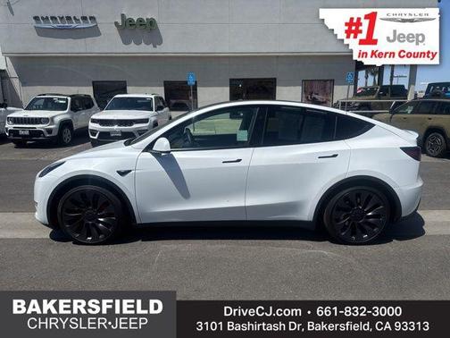 Pearl White Multi-Coat 2024 Tesla Model Y Performance Dual Motor All-Wheel Drive