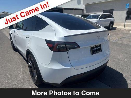 Pearl White Multi-Coat 2024 Tesla Model Y Performance Dual Motor All-Wheel Drive