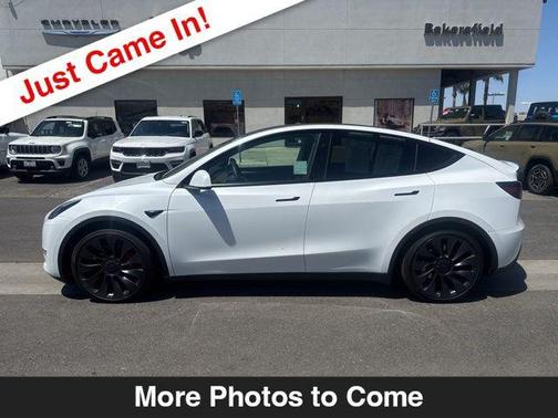 Pearl White Multi-Coat 2024 Tesla Model Y Performance Dual Motor All-Wheel Drive