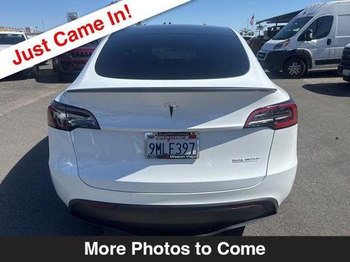 Pearl White Multi-Coat 2024 Tesla Model Y Performance Dual Motor All-Wheel Drive