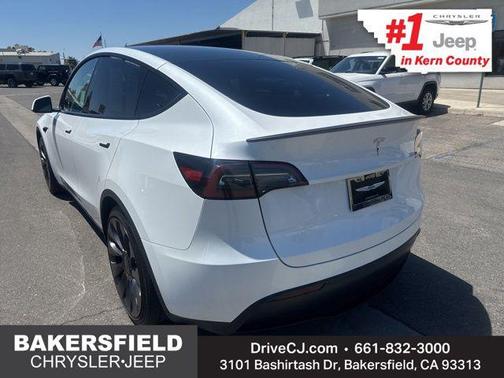 Pearl White Multi-Coat 2024 Tesla Model Y Performance Dual Motor All-Wheel Drive