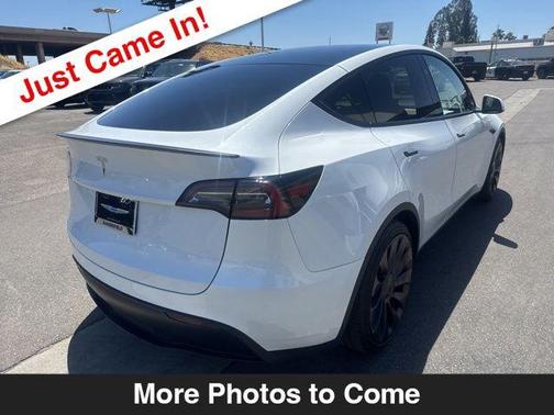 Pearl White Multi-Coat 2024 Tesla Model Y Performance Dual Motor All-Wheel Drive