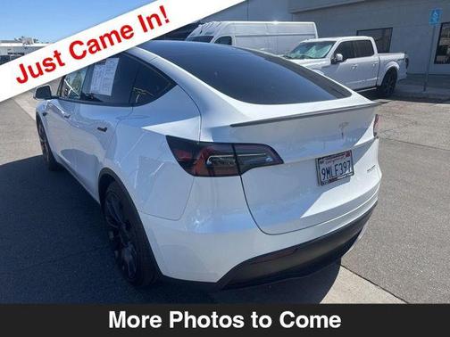 Pearl White Multi-Coat 2024 Tesla Model Y Performance Dual Motor All-Wheel Drive