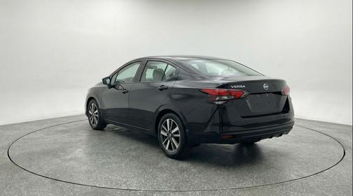 Super Black 2025 Nissan Versa 1.6 SV
