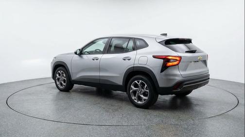 Moonstone Gray Metallic 2025 Chevrolet Trax LT