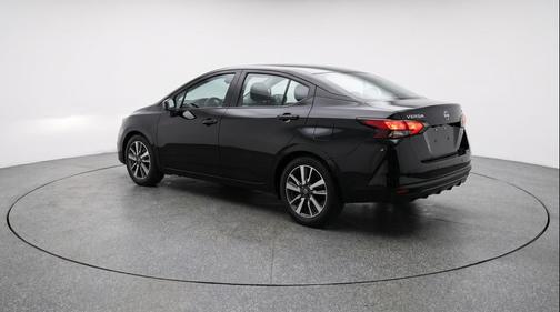Super Black 2025 Nissan Versa 1.6 SV