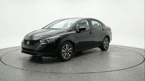 Super Black 2025 Nissan Versa 1.6 SV