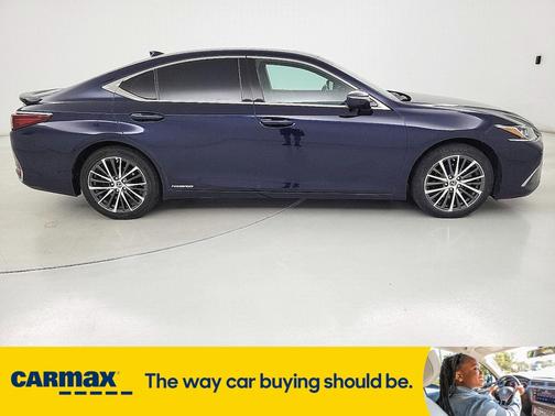 2022 Lexus ES 300h