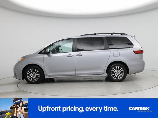 Silver 2018 Toyota Sienna XLE