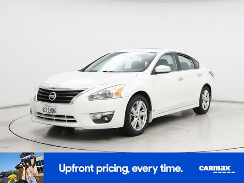 White 2015 Nissan Altima SV