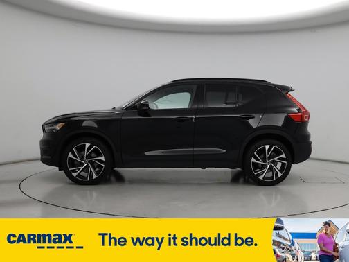 2022 Volvo XC40 T5 R-Design