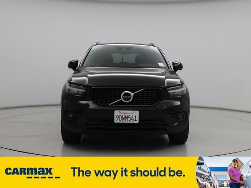 2022 Volvo XC40 T5 R-Design