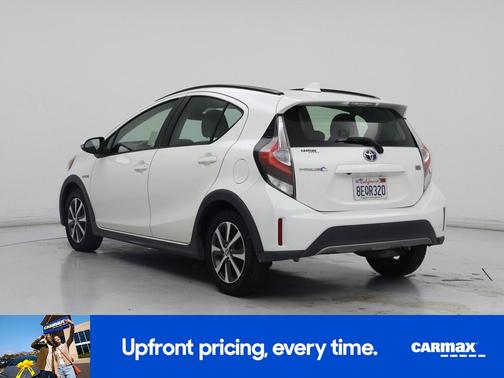 White 2018 Toyota Prius c Two