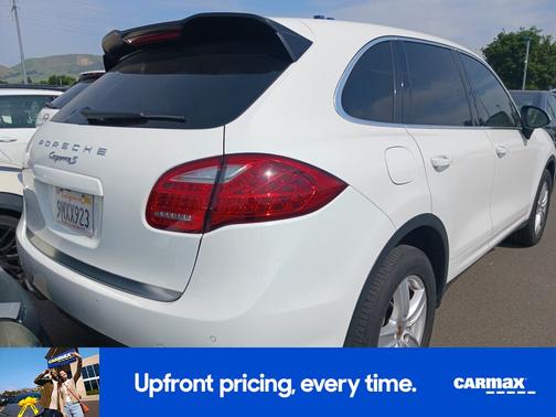 2022 Porsche Macan Base (PDK)