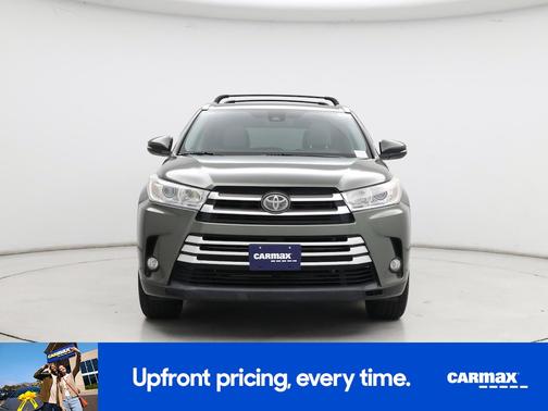 Green 2018 Toyota Highlander XLE
